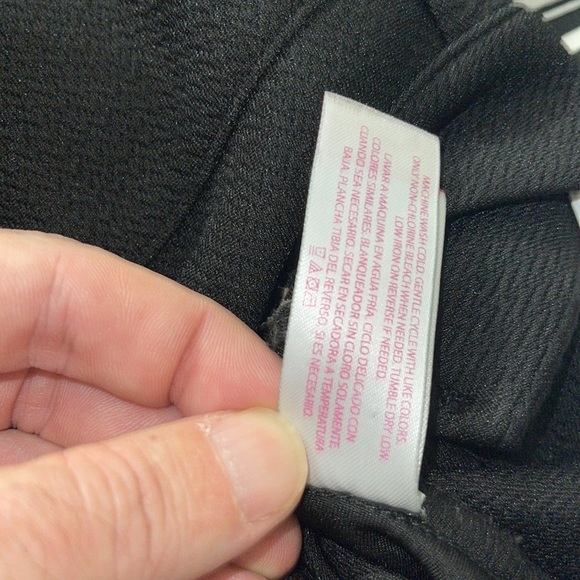 NOBO Women's V-line textured black dress, size  2XL - Picture 10 of 10